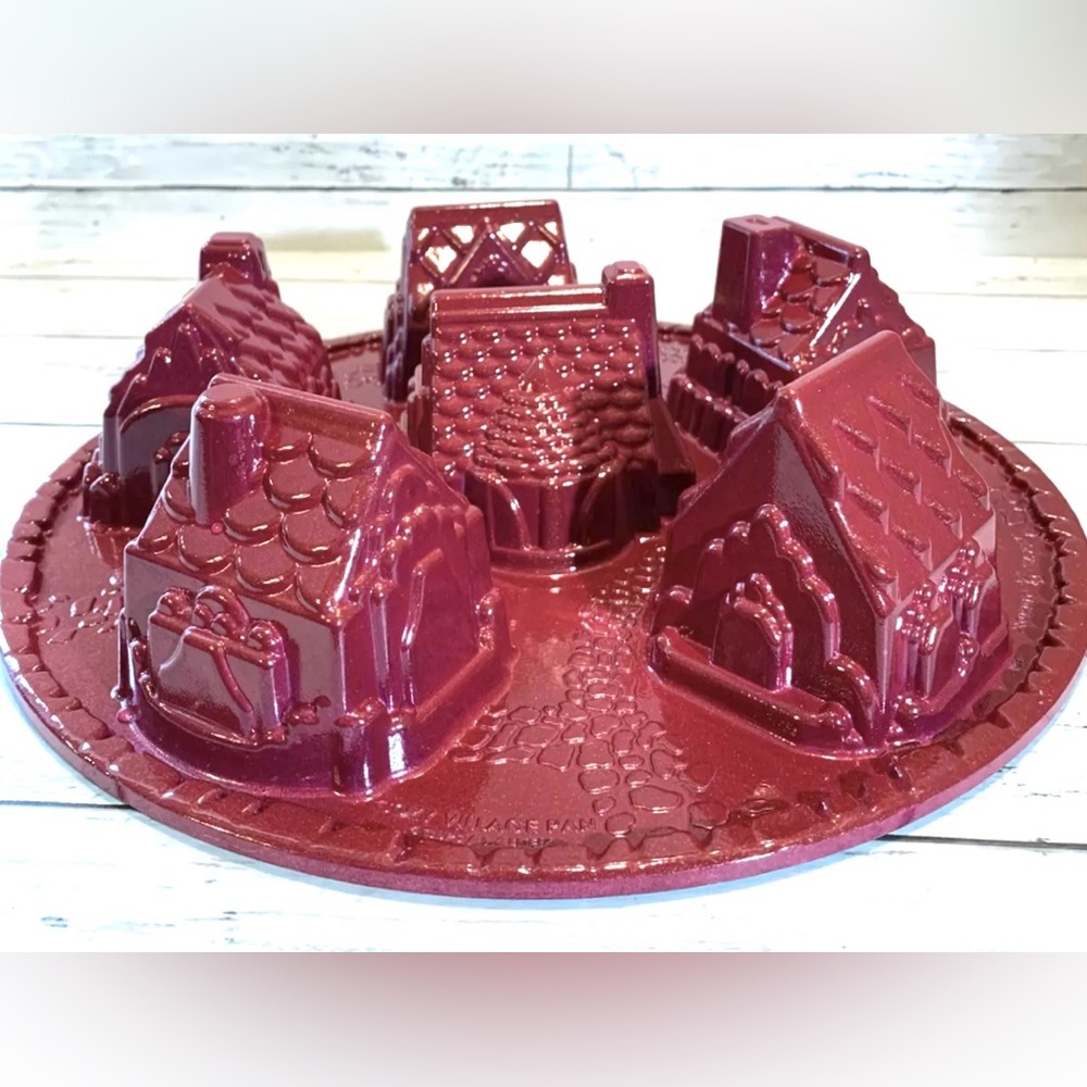 Nordic Ware Cozy Village Christmas Holiday Cake Pan 6 Cups
